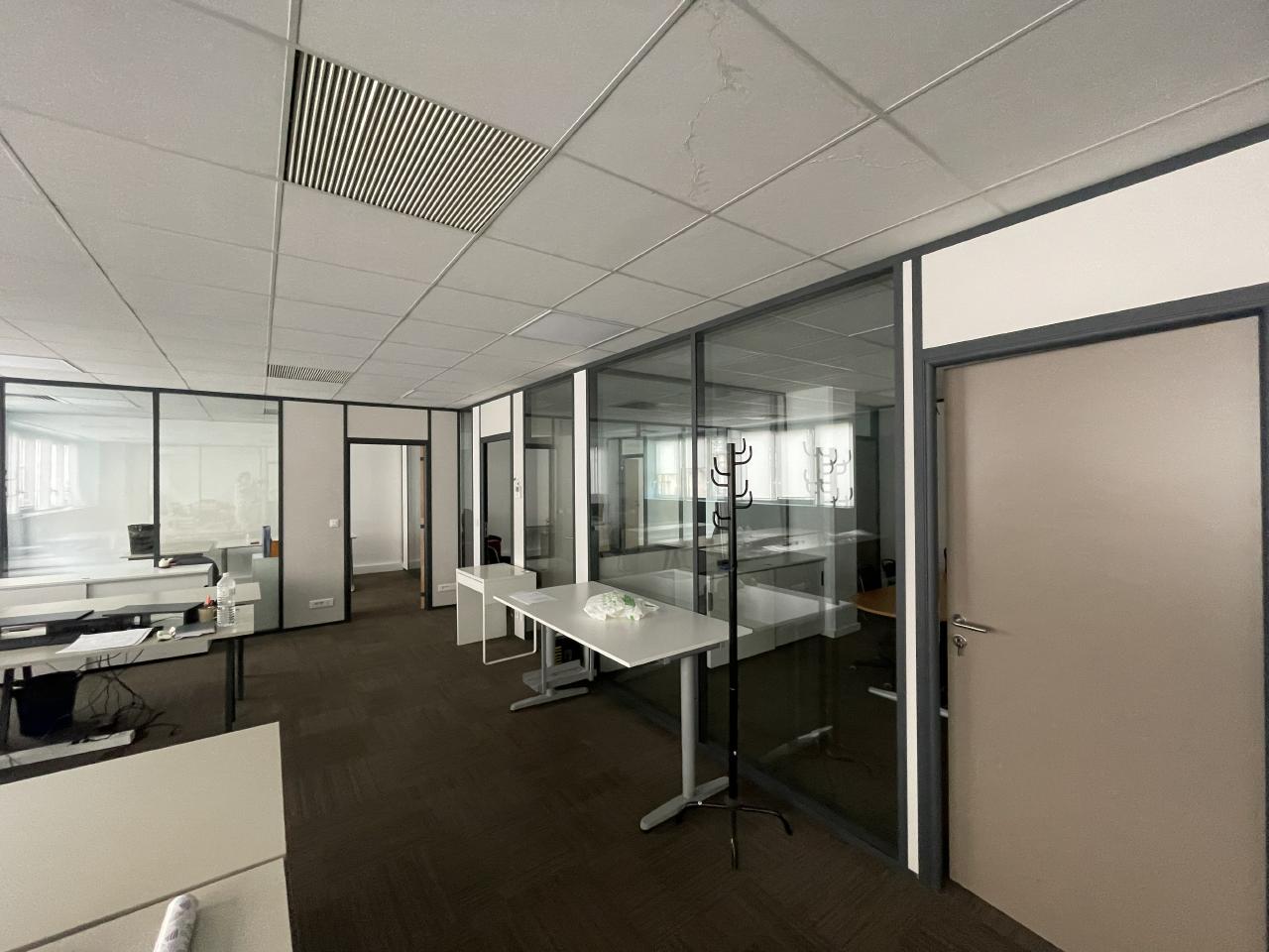 Bureau Saint-Ouen 300m² Location bureau Saint-Ouen Seine-Saint-Denis OLBUR2313735 3